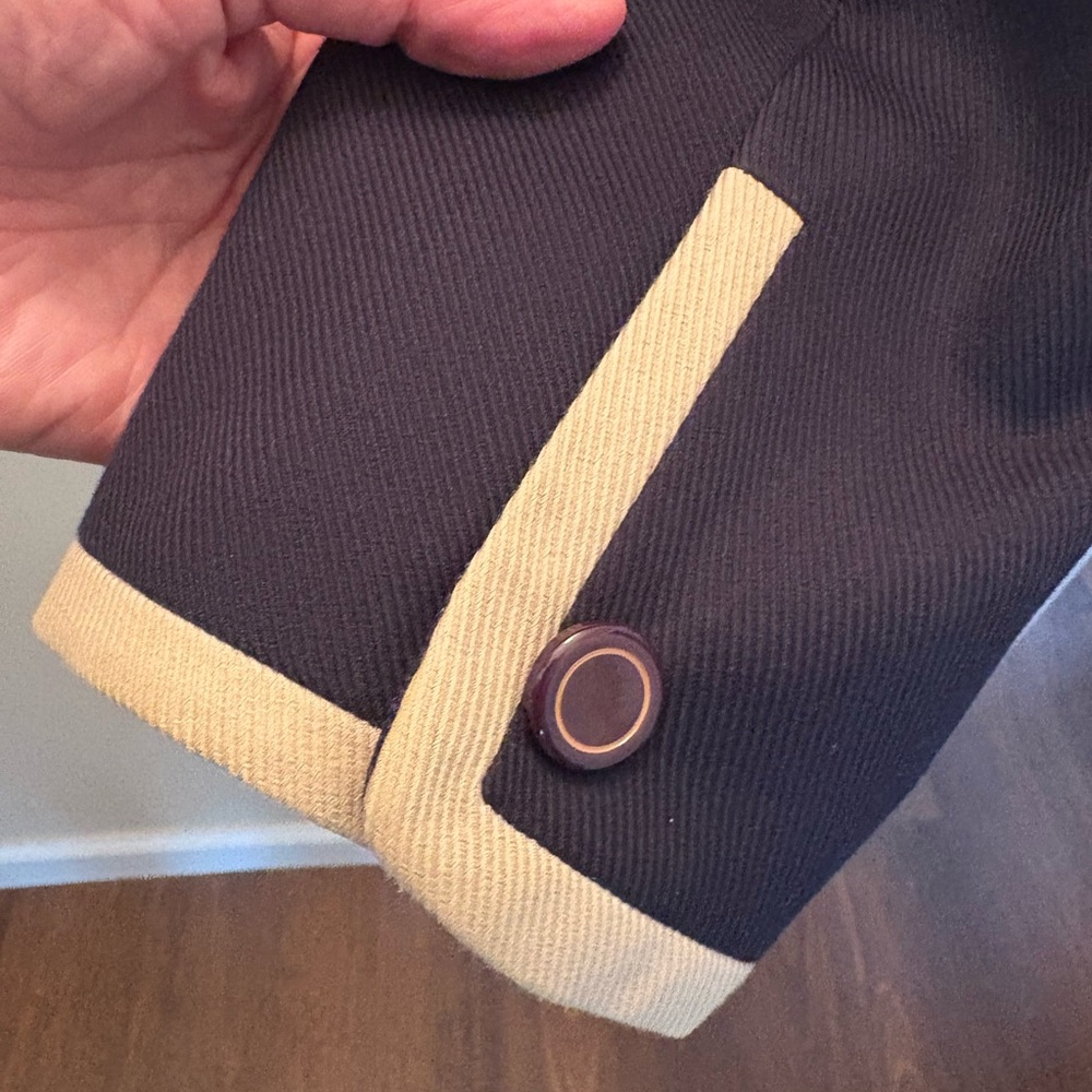 SHARP. Vintage Talbots Navy Blazer with Taupe Accents - Picture 5 of 7